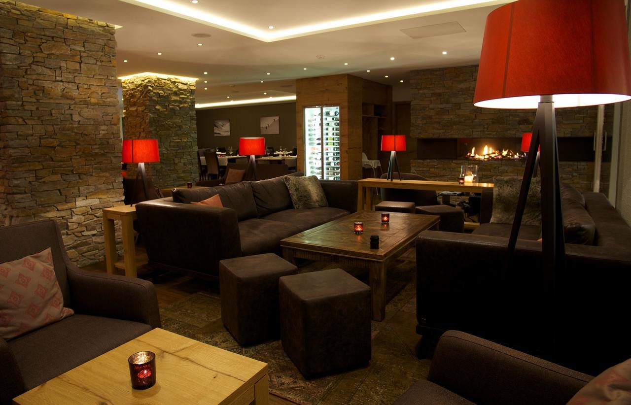Hotel Crown Андермат Екстериор снимка